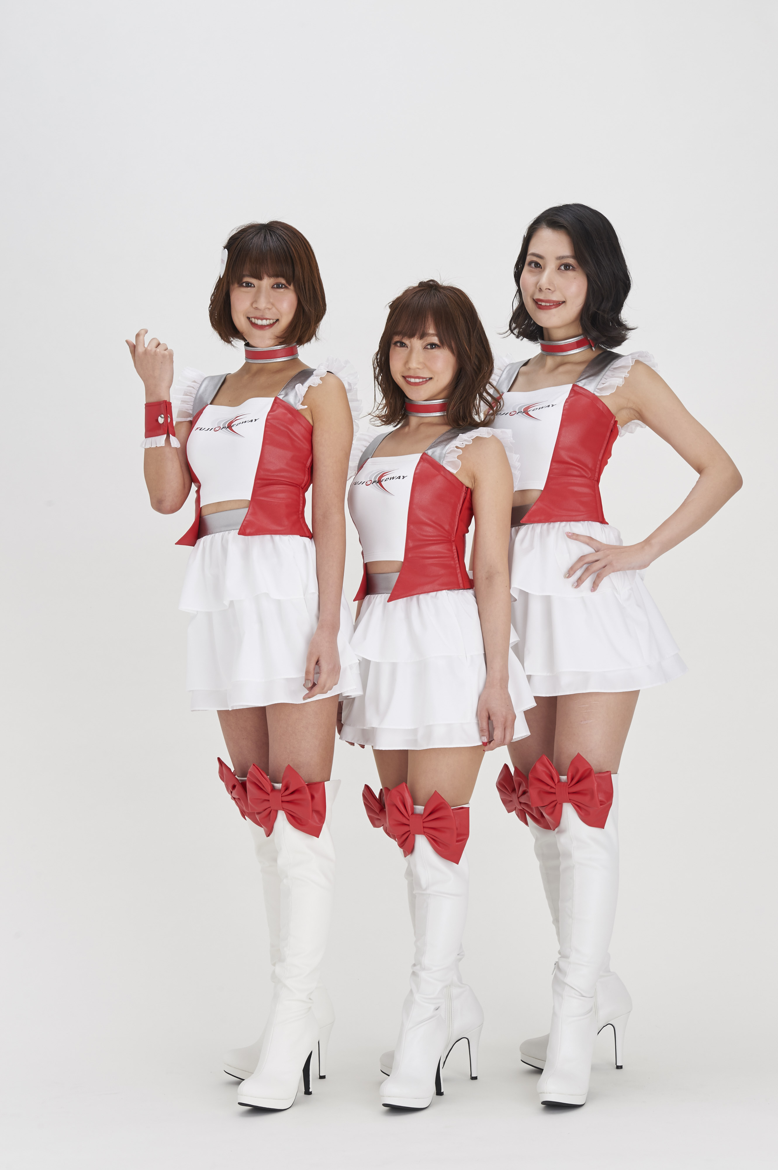 第15期クレインズ 左から、高橋真以、城戸ひなの、蒼井じゅの