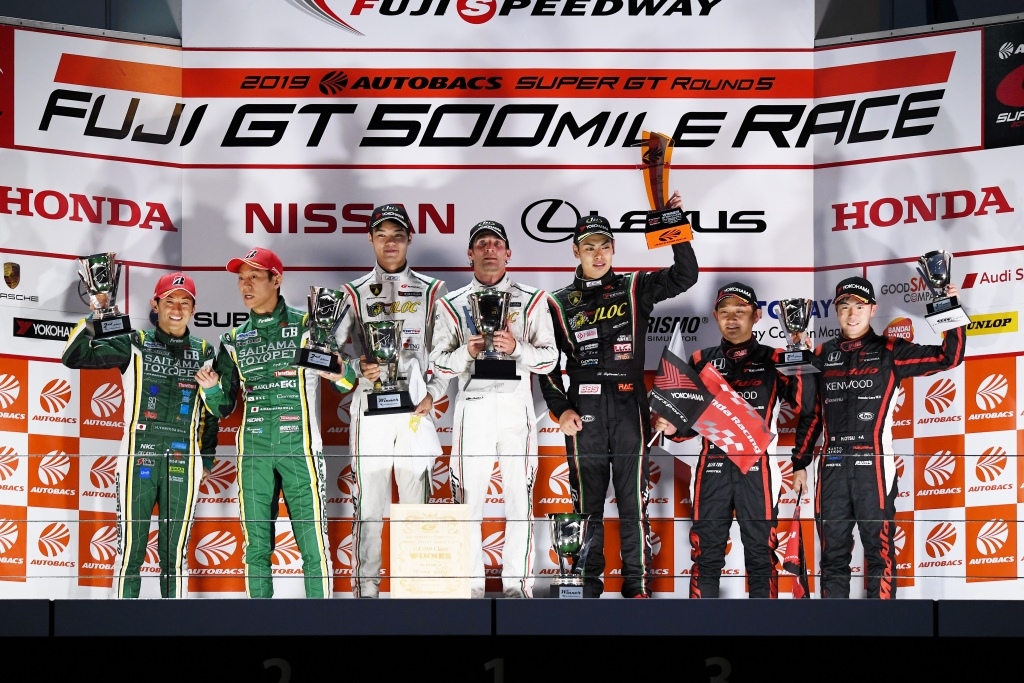 GT300クラス表彰台