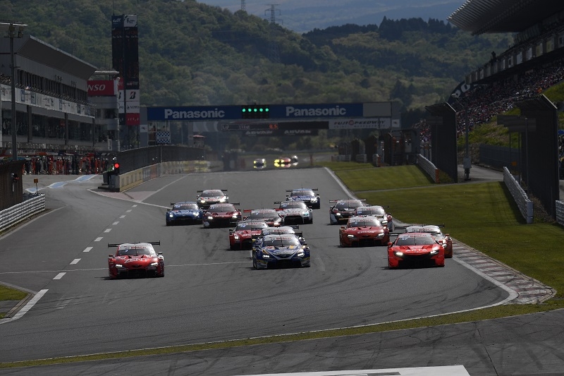 GT500クラス　決勝スタート