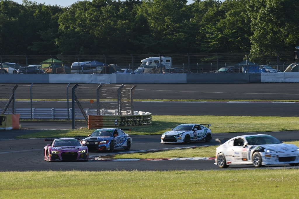 早朝のダンロップコーナー