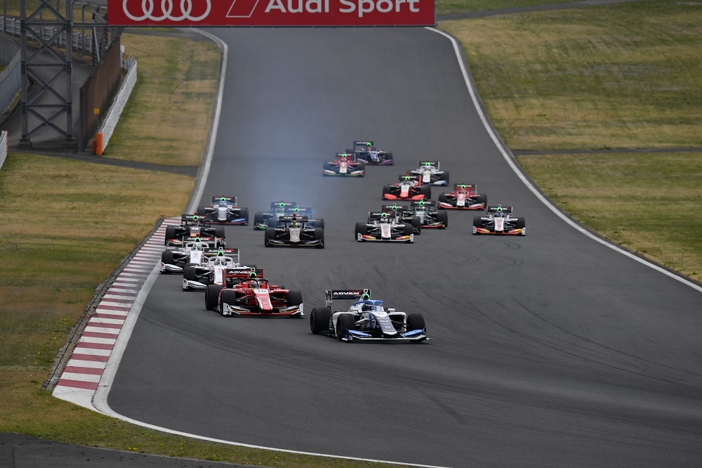 オープニングラップ、コカ・コーラコーナー