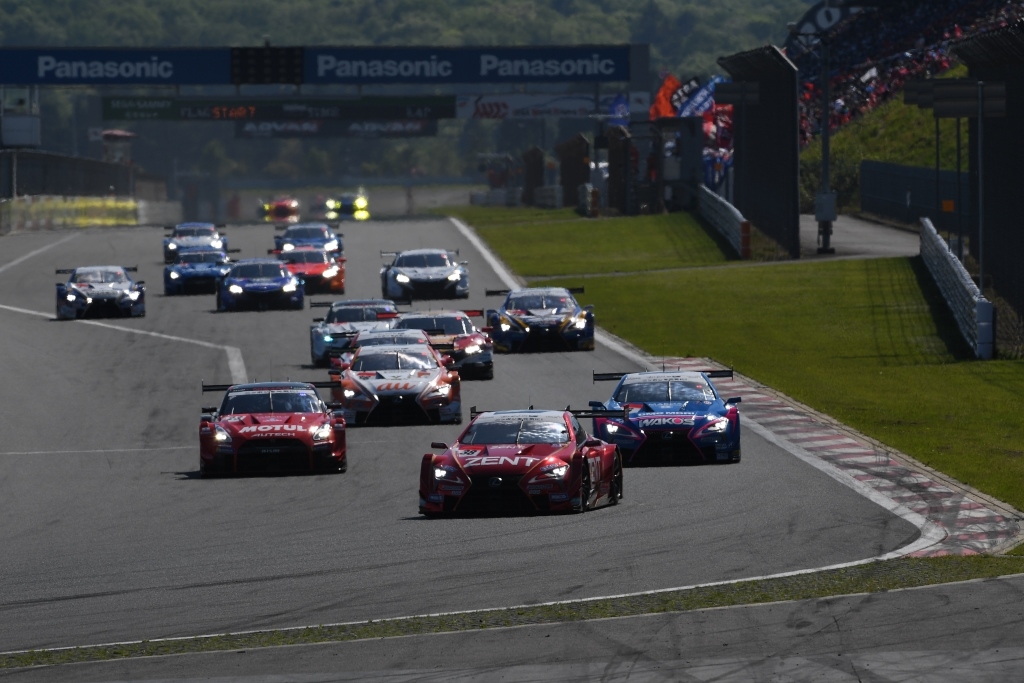 GT500クラス　決勝スタート（昨年同大会）