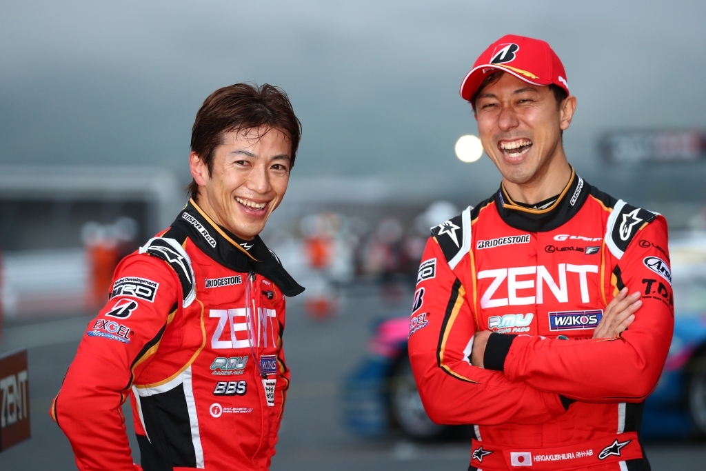 LEXUS TEAM ZENT CERUMO 立川祐路選手(左)、石浦宏明選手(右)
