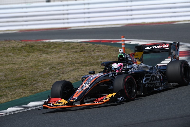 第2戦優勝　#39 坪井翔選手 JMS P.MU/CERUMO・INGING