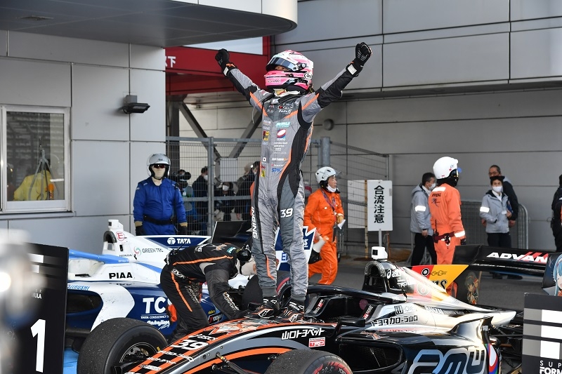 スーパーフォーミュラ 第7戦優勝 坪井翔選手