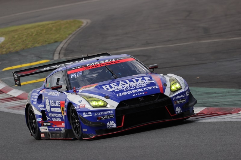 昨年SUPER GT GT300クラスチャンピオン リアライズ日産自動車大学校 GT-R