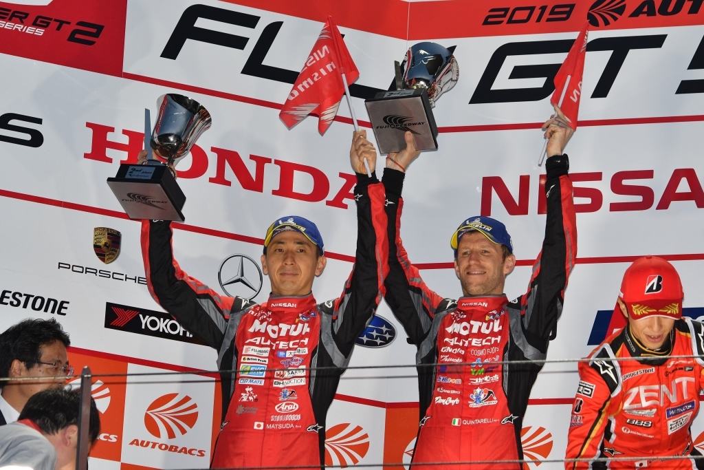 松田次生選手(左)とロニー・クインタレッリ選手(右)