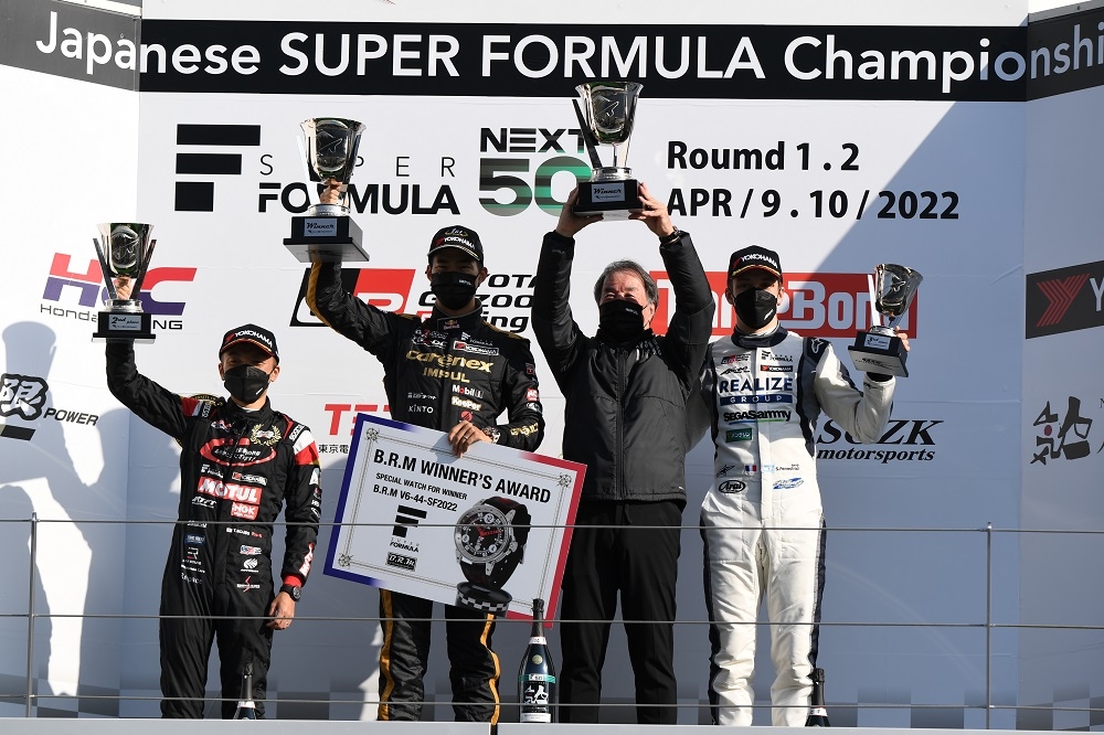 全日本スーパーフォーミュラ選手権 第1戦表彰式 優勝平川亮選手